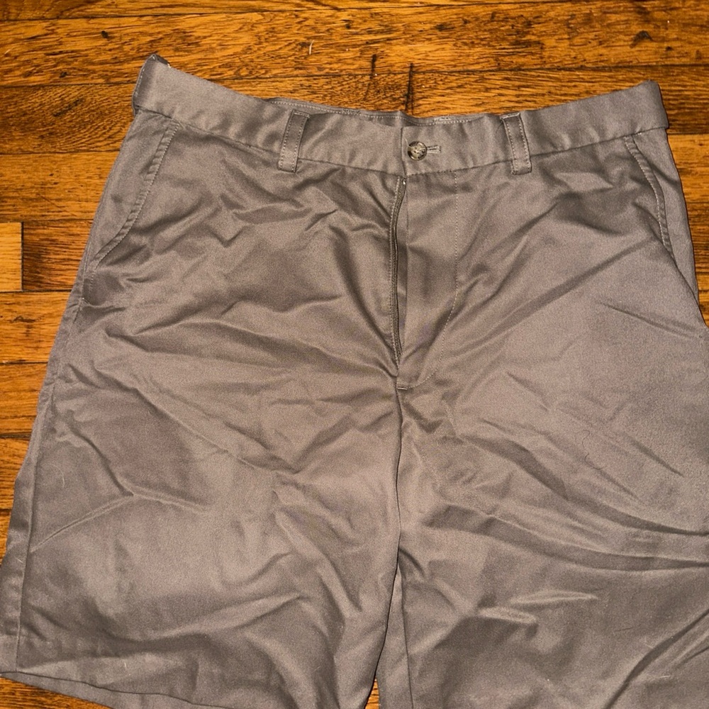Izod Gray Flat Front Shorts Lightweight and Comfortable